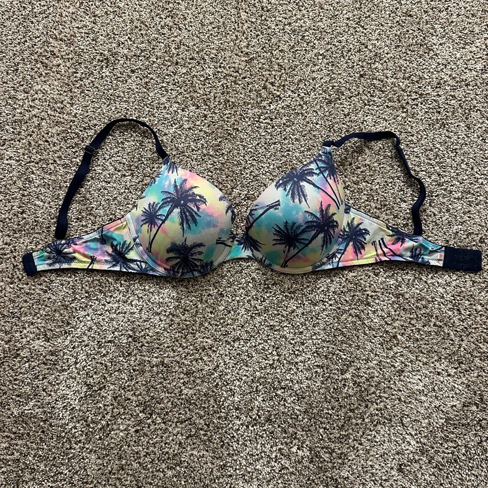 PINK Victoria’s Secret push up bra